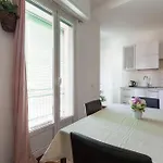 Guesthost - Lorenteggio Gelsomini Cozy * Milan