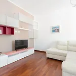 Guesthost - Lorenteggio Gelsomini Cozy Milan