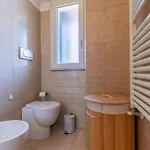 Unique & Strategic Flat, 50m From M4 Station Daire
