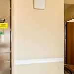 Unique & Strategic Flat, 50m From M4 Station Daire *