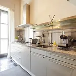 San Babila Loft Esclusivo With Parking ミラノ