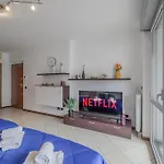 Near Duomo - Free Parking -terrace - Metro - Ac Lejlighed *