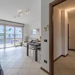 Near Duomo - Free Parking -terrace - Metro - Ac Lejlighed *
