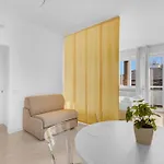 아파트 Yellow Flat
