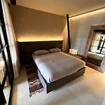 Daire Modern Canal-side Loft With Private Garden *