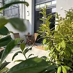 Modern Canal-side Loft With Private Garden
