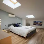 Chic Apt Near Piazza Duomo, Milan