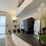 Chic Apt Near Piazza Duomo, Milan Apartamento *