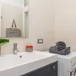 Apartment Brand New And Close To Downtown! Mailand