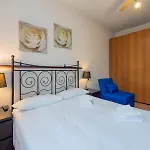 I Host - Muratori 54 *