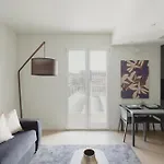 Gohost - Modern And Bright With Terrace And Balcony 아파트