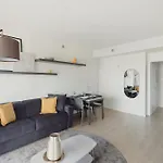 Gohost - Modern And Bright With Terrace And Balcony *