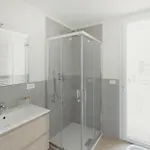 Gohost - Modern And Bright With Terrace And Balcony 아파트