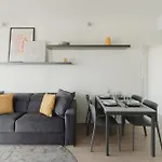 Gohost - Modern And Bright With Terrace And Balcony 아파트 밀라노
