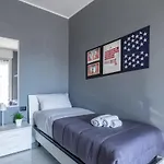 アパート New With 4 Bedrooms ミラノ