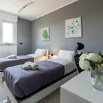アパート New With 4 Bedrooms *
