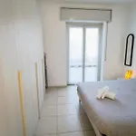 Portello Flat With Balcony Διαμέρισμα