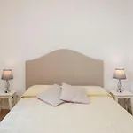 Apartment Exclusive Location, Cozy And Modern