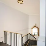Apartment Exclusive Location, Cozy And Modern *