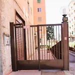 아파트 Ongi Etorri B&b- Ripamonti,tram 24 Per Ieo, Policlinico, Fondazione Prada,duomo *