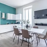 Design Penthouse In Porta Venezia *