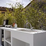 Prázdninový dům Loft In With Private Terrace & Jacuzzi *