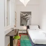 Youhosty - Brera 17 *