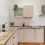 Milan's Navigli Nest * ミラノ