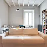 Apartment Custodi Premium Tra Navigli E Bocconi Milan