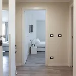 Station Spacious 2br Flat Mediolan