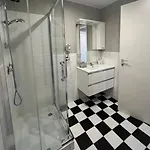 Station Spacious 2br Flat