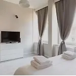 Station Spacious 2br Flat Apartament Mediolan