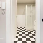 Station Spacious 2br Flat *