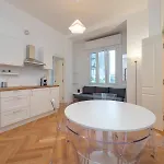 I-host - Da Cortona 9 Apartamento Milán