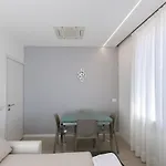 Two -rooms 10 Minutes Duomo By Metro * 밀라노