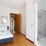 Pagano - Salutati - Ampio E Luminoso Trilocale * Milan