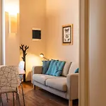 Crocetta Turandot One Bed 1st Floor - Mirable Pm 아파트 밀라노
