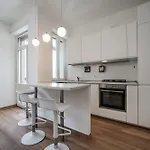 Ray 6 Navigli * Μιλάνο