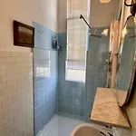 Lili House ホームステイ