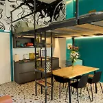 Hostel Madama & Bistrot