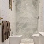 Filzi 41 - Elegant And Near Station Apartment *