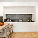 Elegant - Centro *