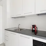 Apartment Guesthost - Piazza Tripoli Bright Milan