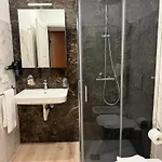 Mihouse Res מילאנו