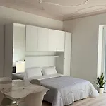 Mihouse Res מילאנו