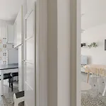 Lägenhet Guesthost - Citta Studi With Balcony Milano