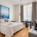 Intrho Isola Luxury , Modern & Cozy Appartement