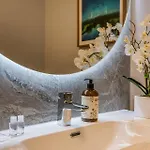 Intrho Isola Luxury , Modern & Cozy *