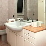 Spacious Near Bocconi Διαμέρισμα