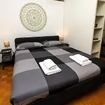 Διαμέρισμα Spacious Near Bocconi Μιλάνο
